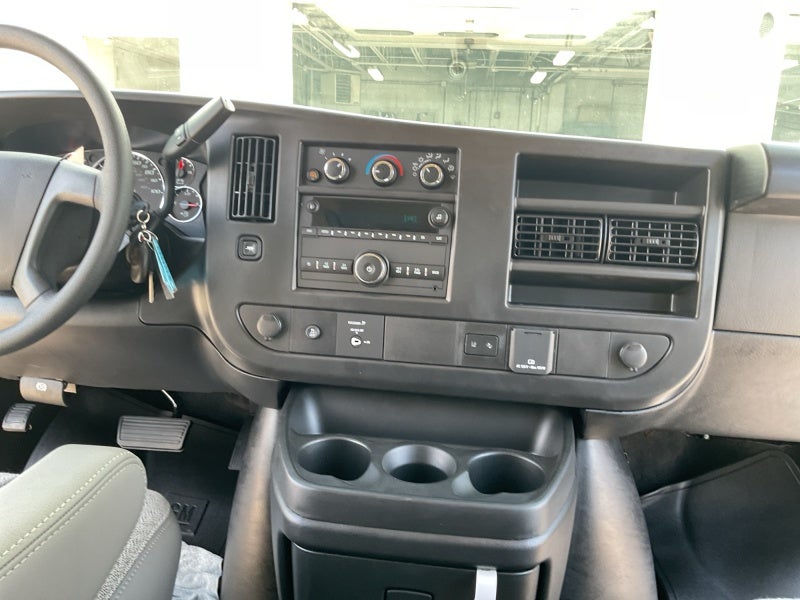 2026 GMC Savana Passenger LT