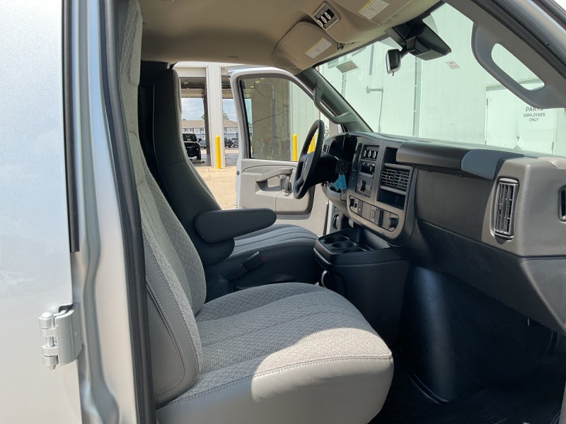 2026 GMC Savana Passenger LT