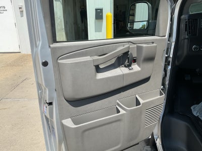 2026 GMC Savana Passenger LT