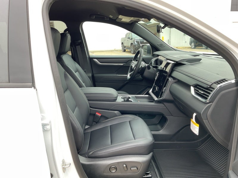 2026 GMC Acadia Elevation - Photo 15