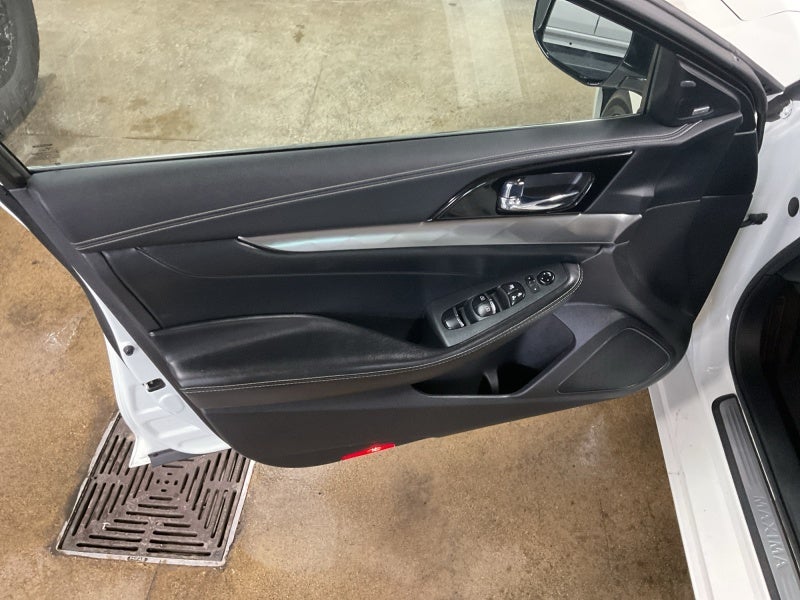 2023 Nissan Maxima SL