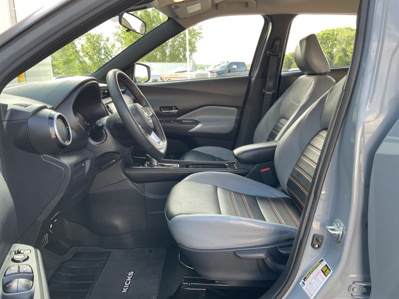 2023 Nissan Kicks SR