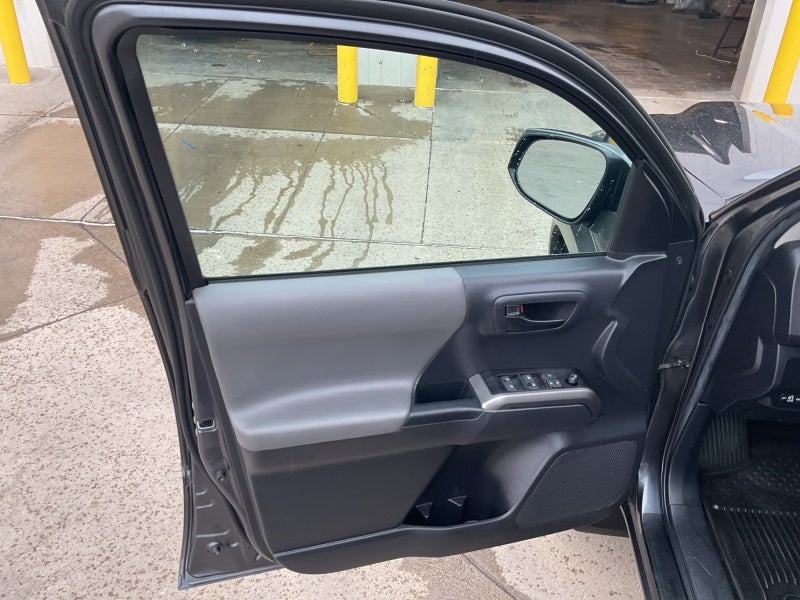 2022 Toyota Tacoma 4WD SR