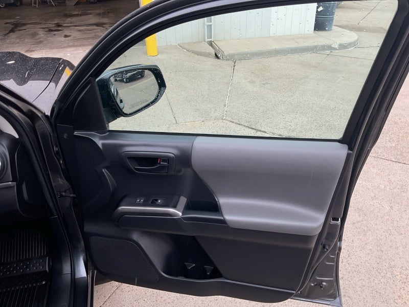 2022 Toyota Tacoma 4WD SR